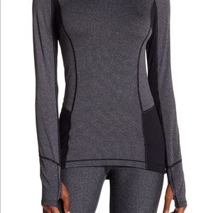 Vimmia colorblock journey tee with thumb holes xs